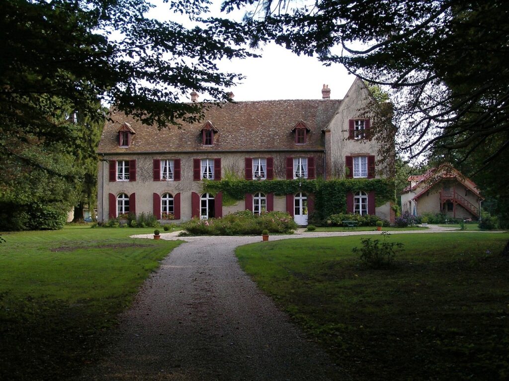 hostel, sologne, france